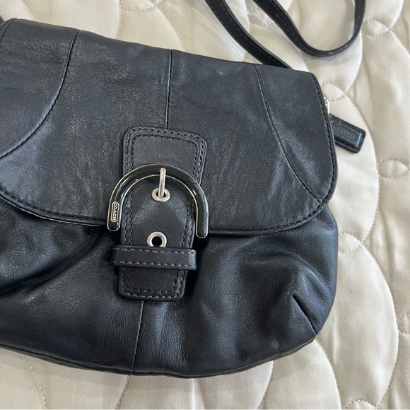 COACH Soho Black GENUINE LEATHER Flap.
SMALL CROSSBODY BAG W/ Buckle - Picture 2 of 10
